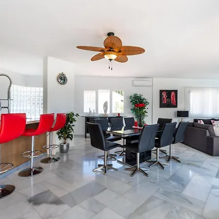 Casa Media Luna, Malaga *