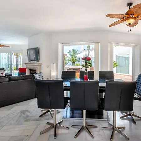 Casa Media Luna, Malaga *