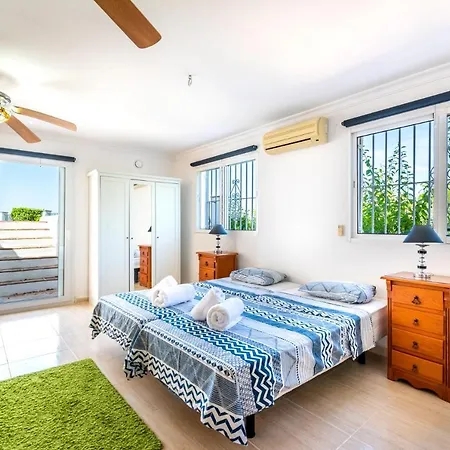 Casa Media Luna, Malaga