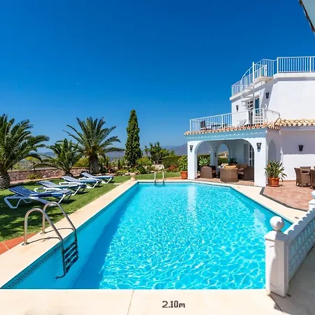 Villa Casa Media Luna, Malaga *